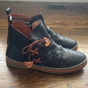 Biza Topaz women’s 37 (US 7) made in Turkey black brown leather ankle boots